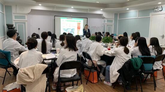 黔東南微整培訓(xùn)班學(xué)費(fèi)全解析 在線咨詢學(xué)習(xí)的便捷與選擇之道