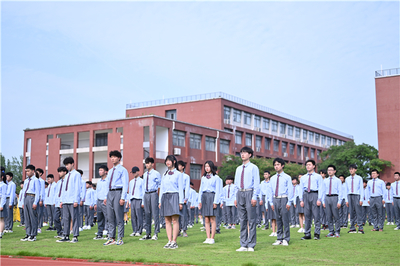 考不上高中怎么辦？武漢新華考前擇校咨詢周為你指點(diǎn)迷津